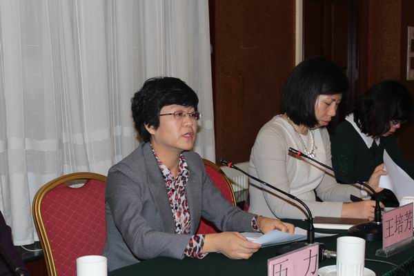 自治区残联党组成员、副理事长王培芳致辞.jpg