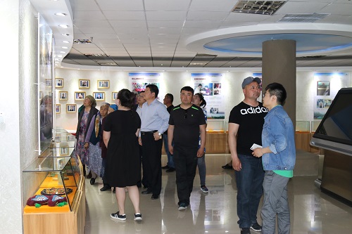 参观民族团结教育基地