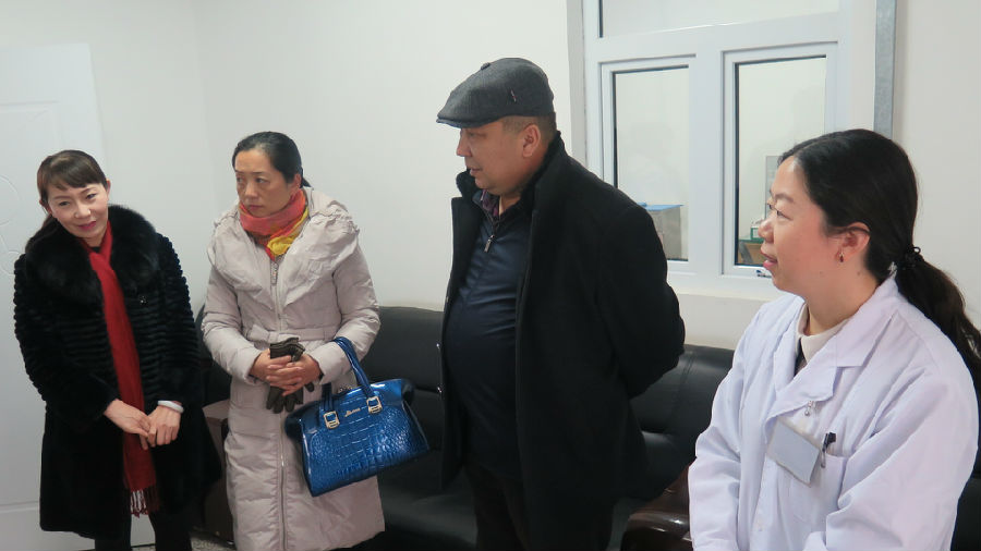 伊犁州残联副理事长哈德尔江一行在奎屯市残联领导陪同下调研市精神残疾人康复托养中心.JPG